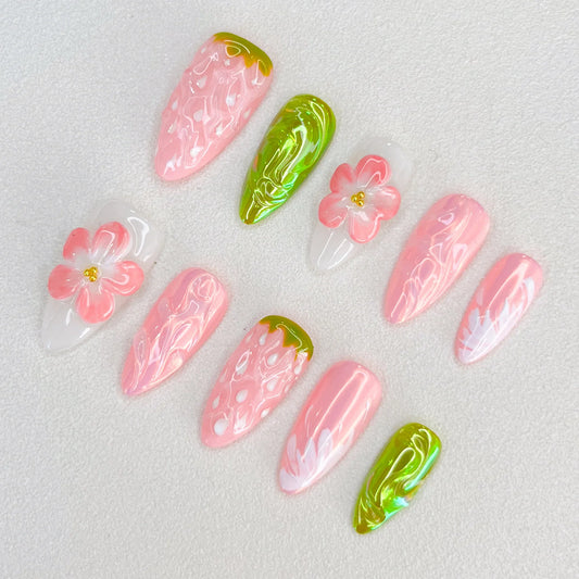 A Strawberry Bloom - LRIS NAILS