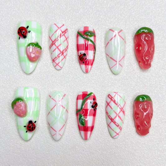 Picnic Charm - LRIS NAILS