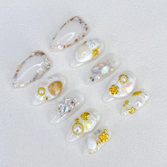 Golden Seashell - LRIS NAILS